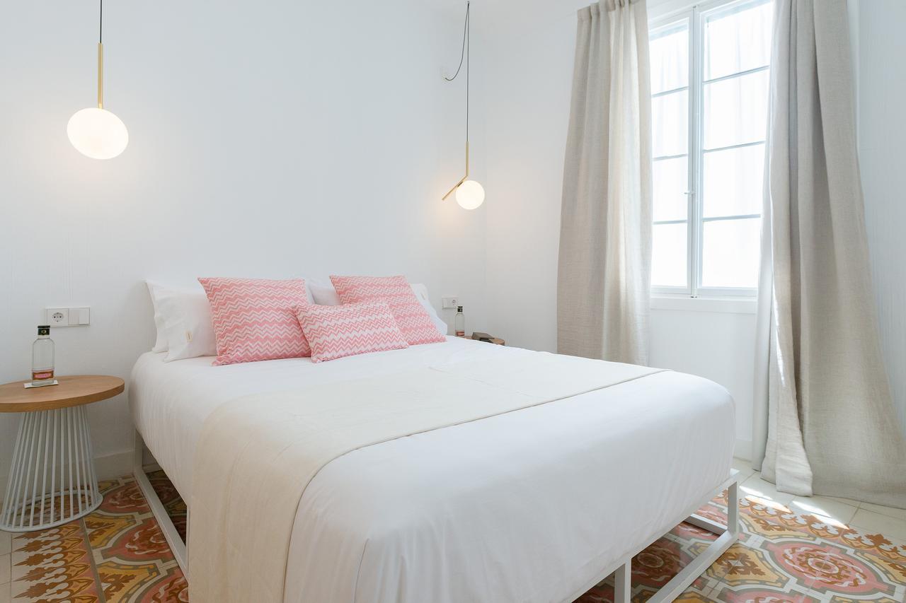 Llonga'S 11Th Youth Hostel Ciutadella  Eksteriør bilde