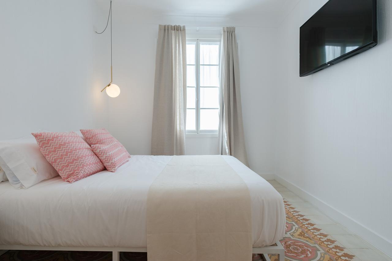 Llonga'S 11Th Youth Hostel Ciutadella  Eksteriør bilde