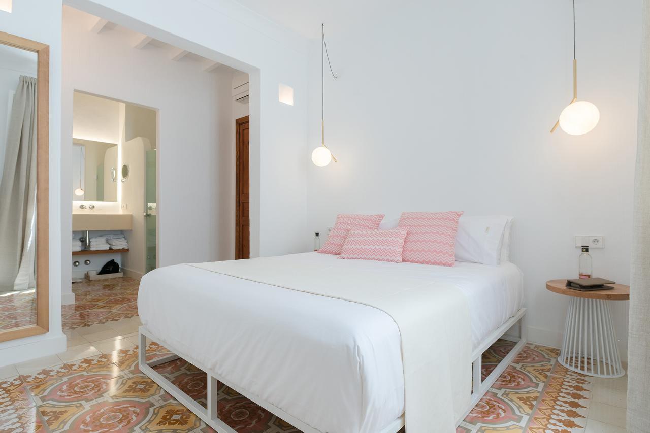 Llonga'S 11Th Youth Hostel Ciutadella  Eksteriør bilde