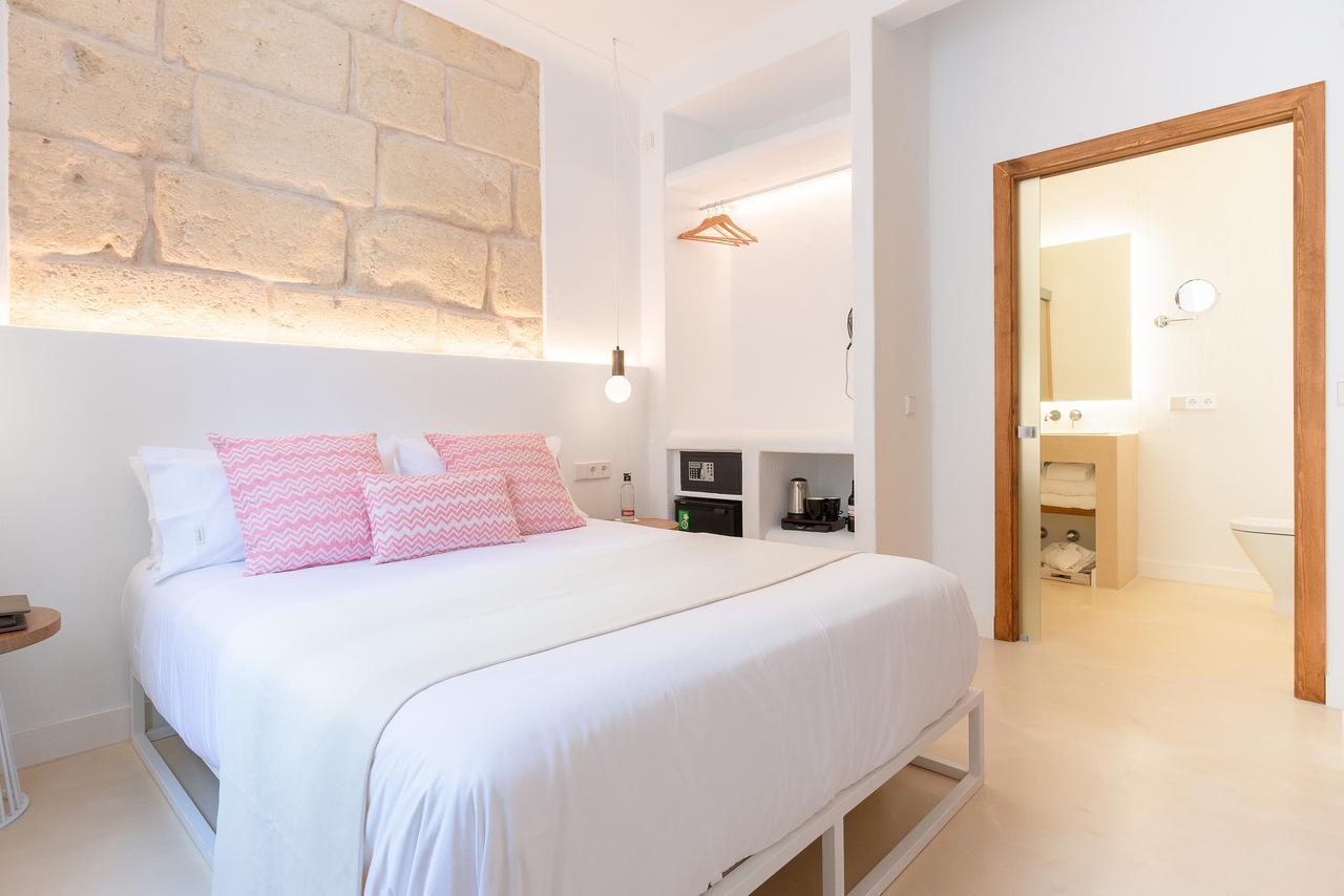 Llonga'S 11Th Youth Hostel Ciutadella  Eksteriør bilde